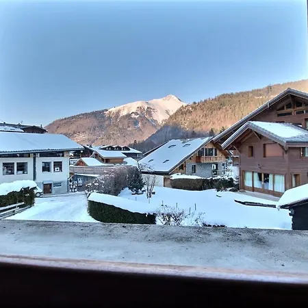 A 600m Des Remontees Mecaniques, Centre Morzine, Les Joux *
